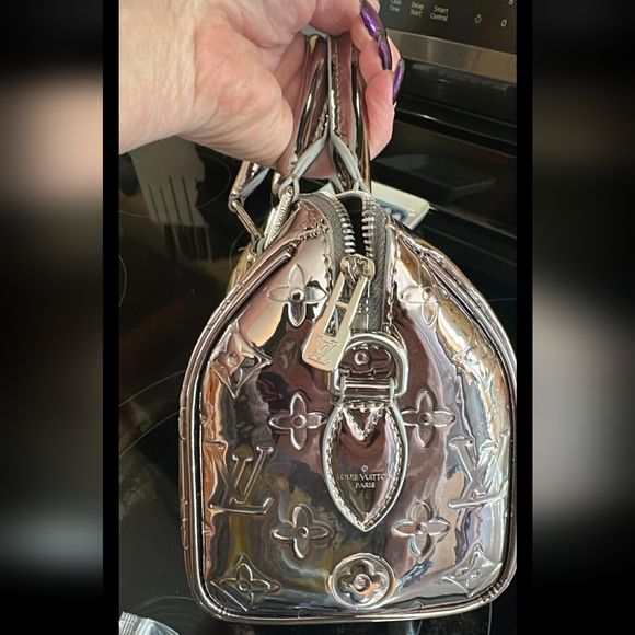 Hold Louis Vuitton Shimmering Pewter/Chrome Satchel - Picture 2 of 4